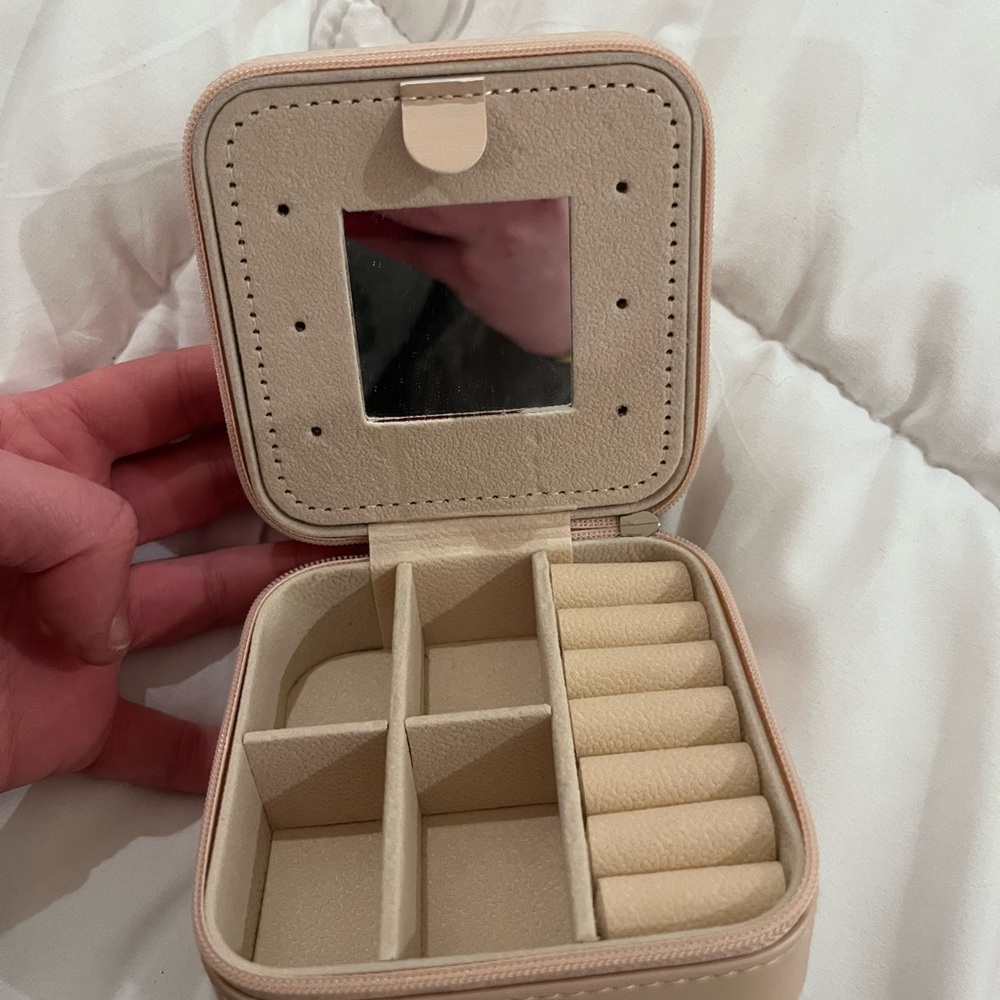 Compact Travel Jewelry Case in Light Blush